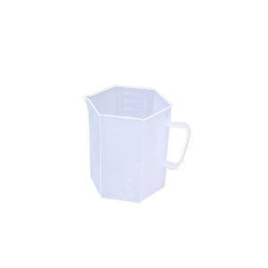 塑料量杯
